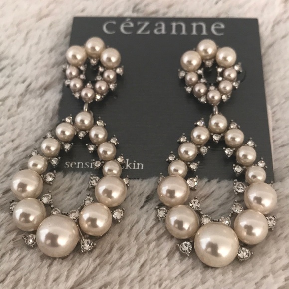 Cezanne tear drops with synthetic pearls and ๐๐ - Picture 2 of 6
